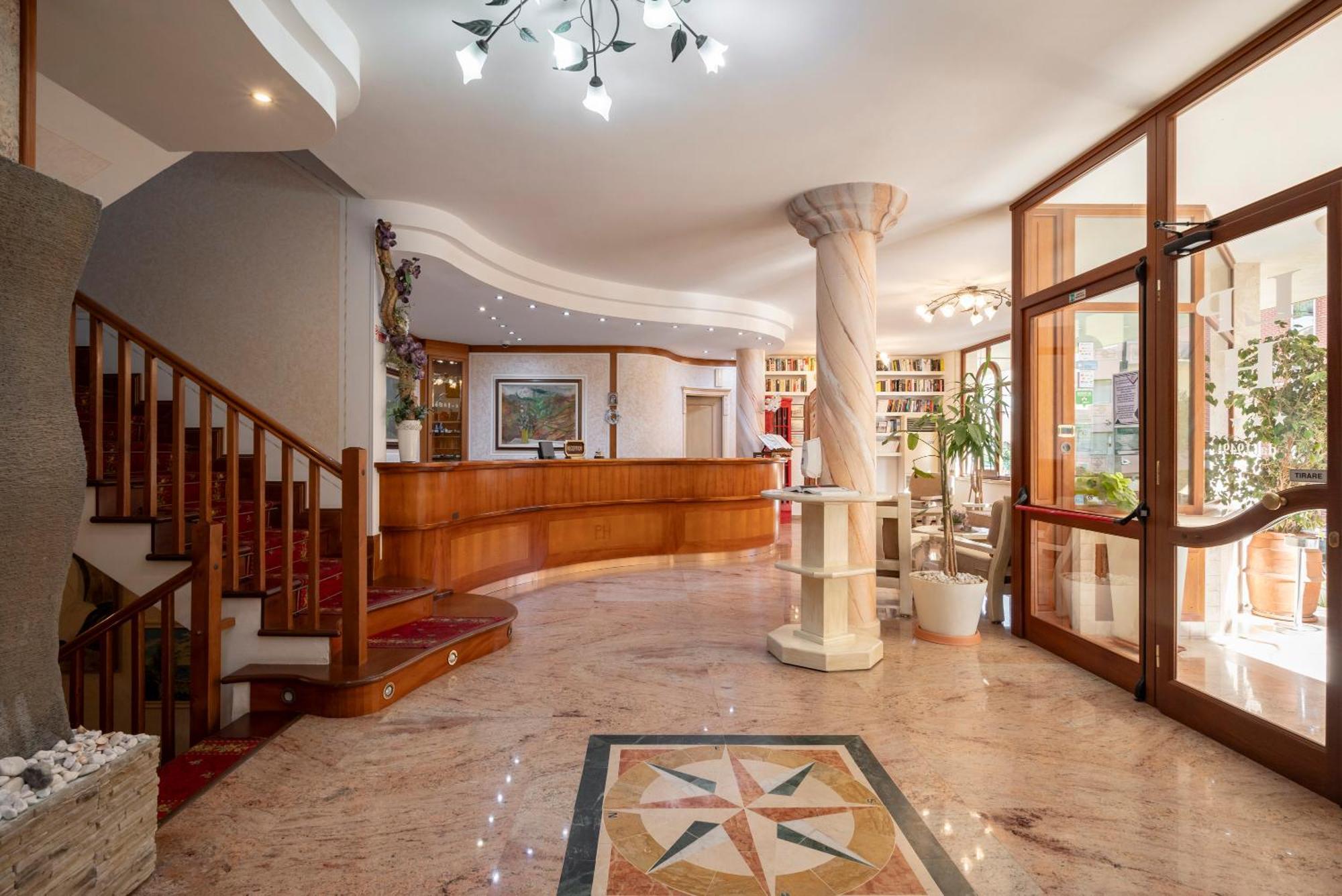 Lola Piccolo Hotel E Appartamenti Marina di Grosseto Exteriér fotografie